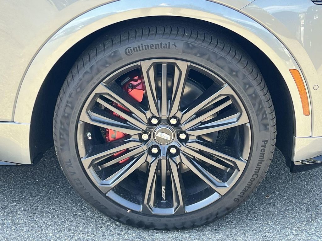 New 2026 Cadillac Lyriq V image 33