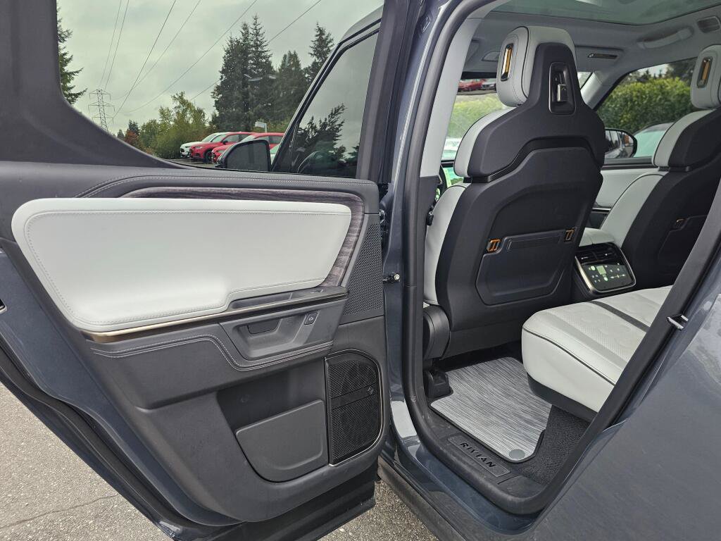 Used 2026 Rivian R1T Adventure Dual AWD/4WD image 17