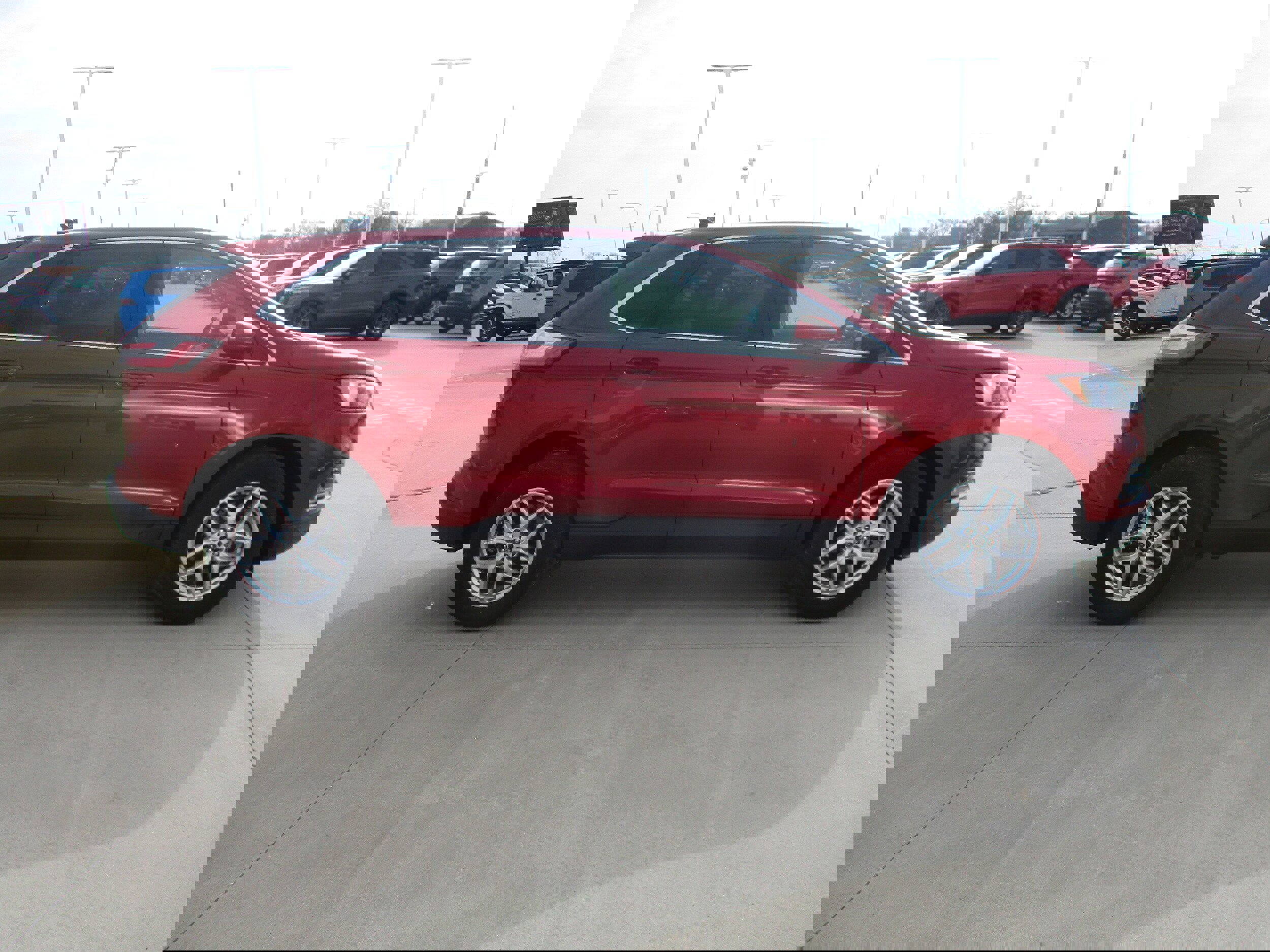 Used 2024 Ford Edge SEL w/ Convenience Package image 7