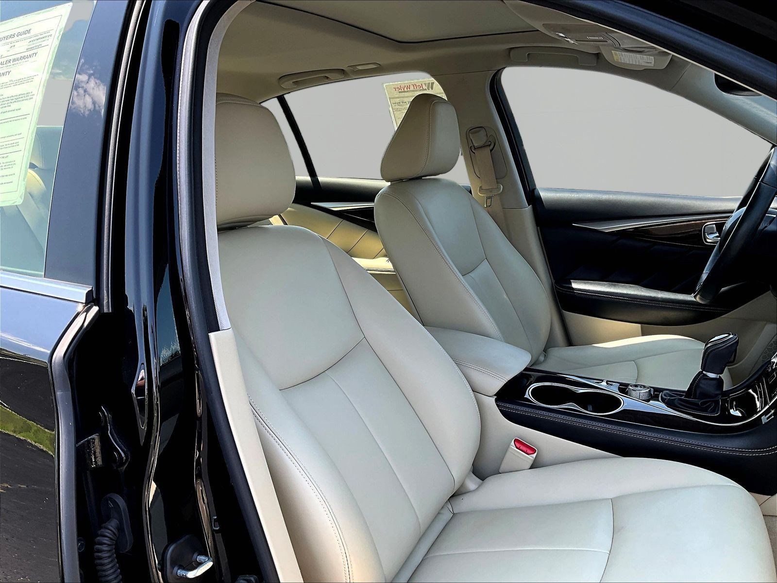 Used 2019 INFINITI Q50 Luxe w/ Essential Package (3.0T Luxe) AWD/4WD image 28