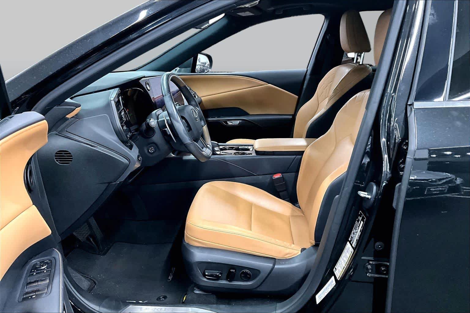 Used 2023 Lexus RX 350 Premium w/ Accessory Package (Z1) FWD image 7