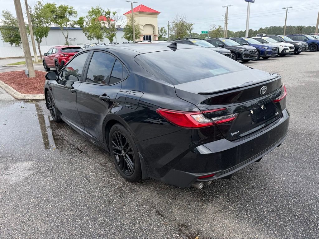 Used 2025 Toyota Camry SE FWD image 9