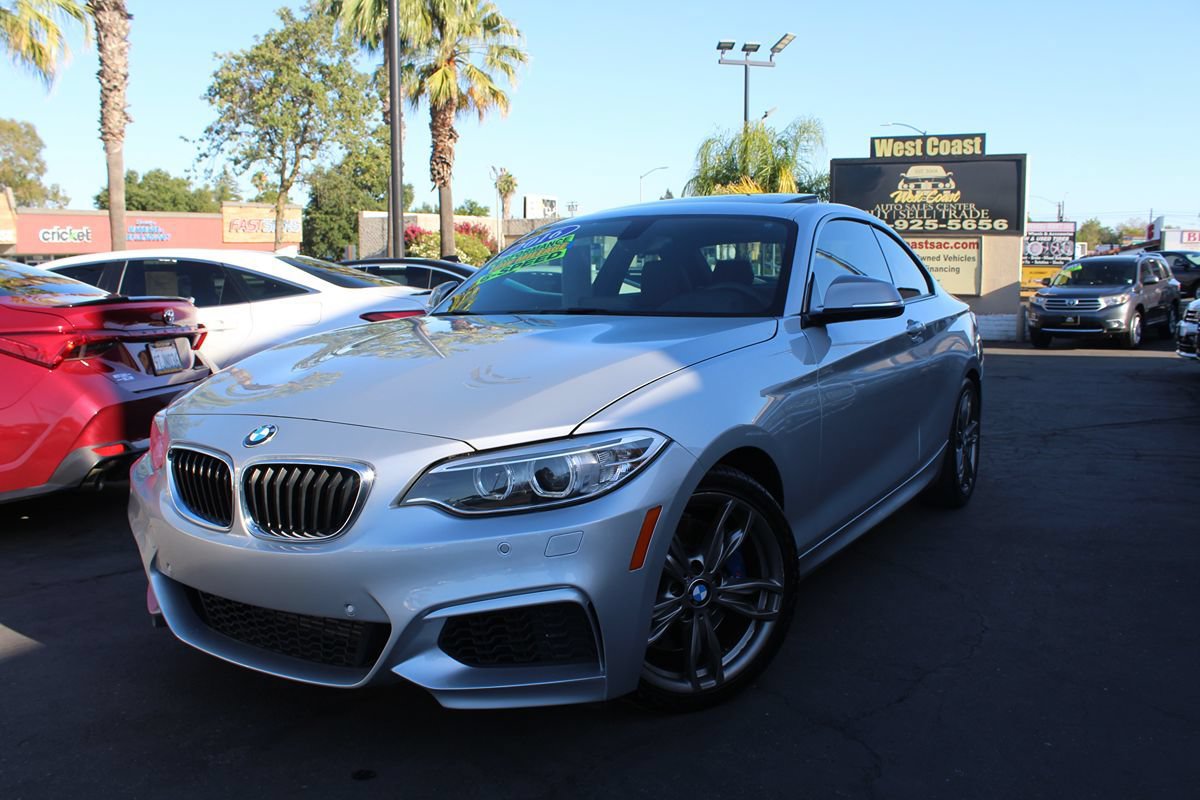Used 2016 BMW M235i Coupe RWD image 2