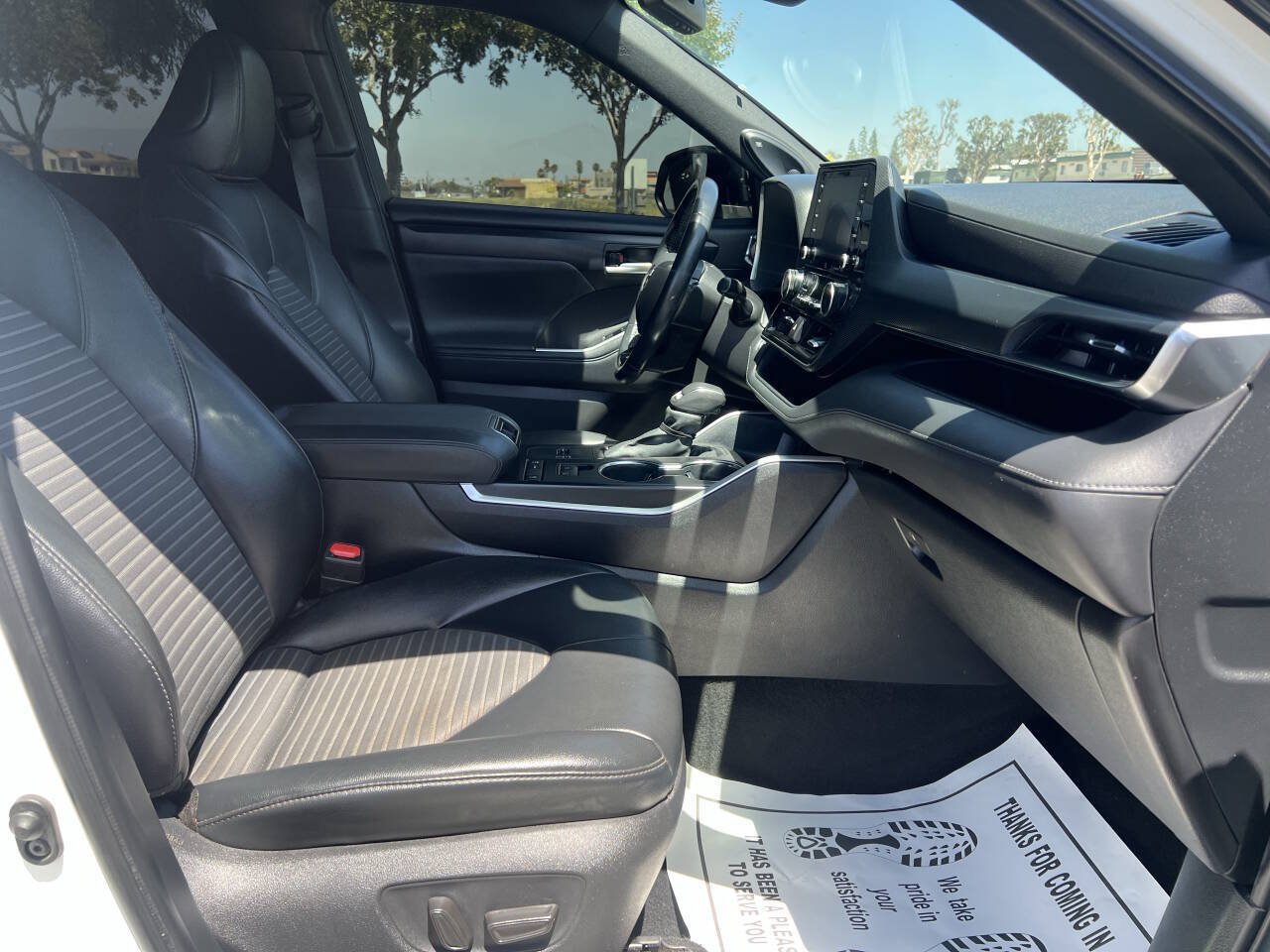 Used 2021 Toyota Highlander XSE FWD image 6