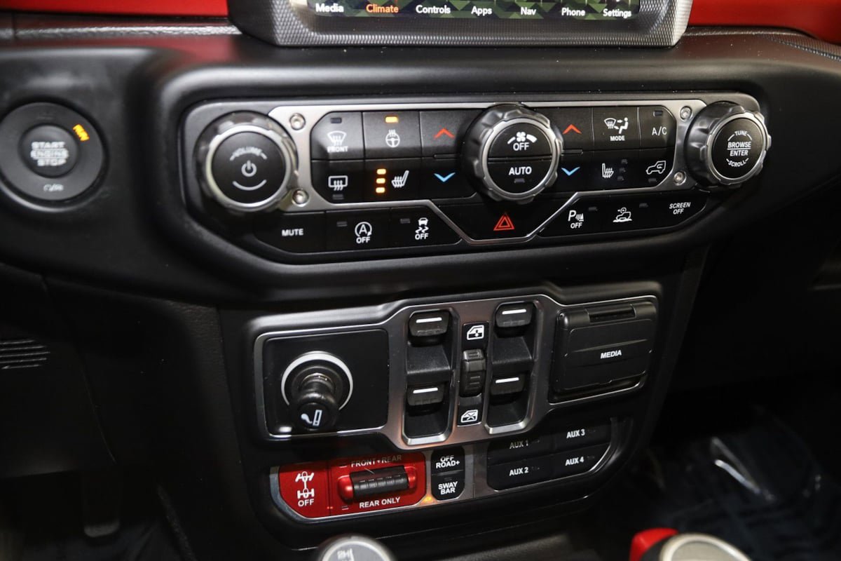Used 2020 Jeep Gladiator Rubicon w/ Dual Top Group image 30