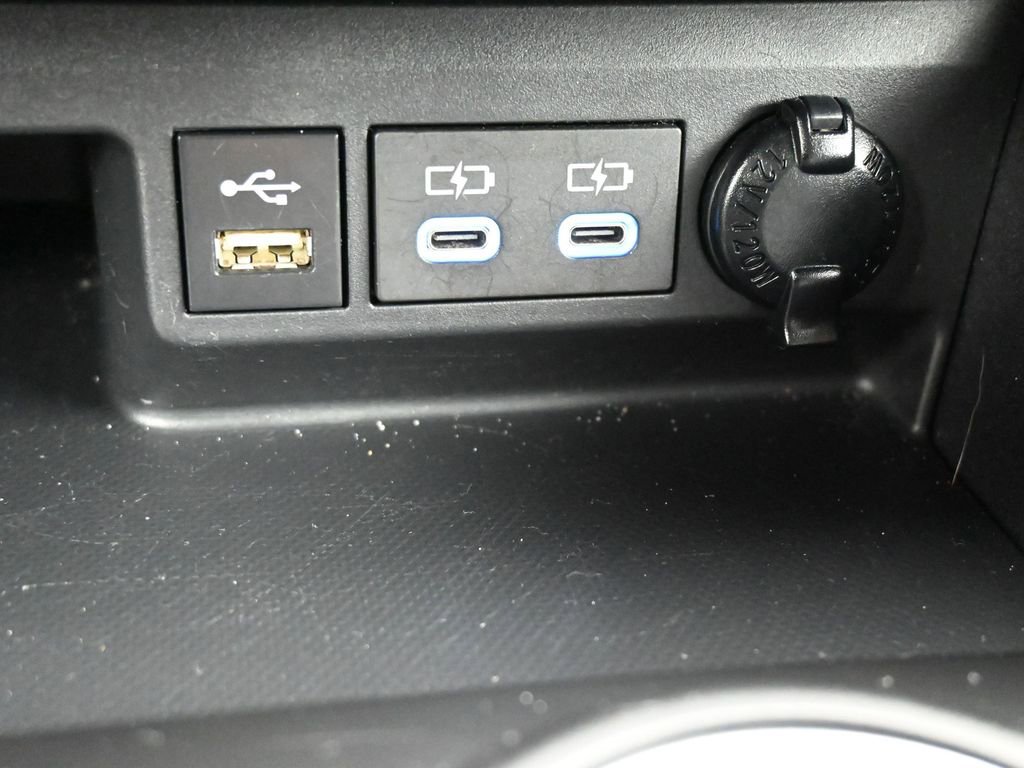 Used 2022 Toyota Highlander XLE image 15