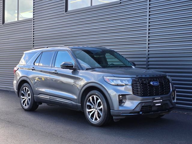 Used 2025 Ford Explorer ST-Line w/ Premium Package image 9