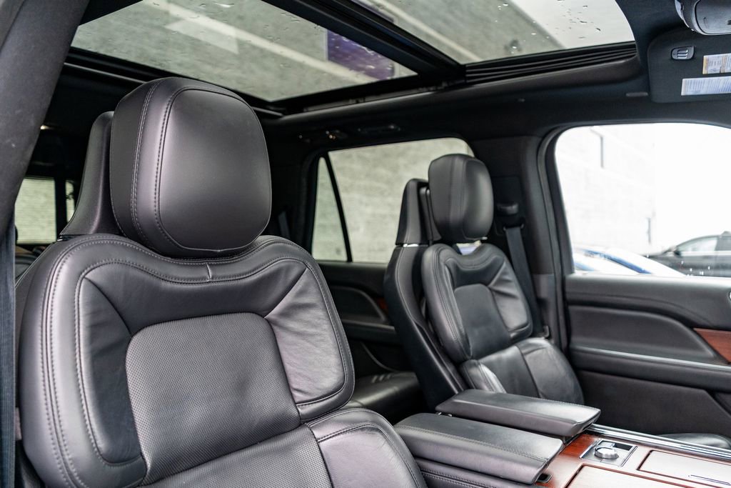 Used 2023 Lincoln Navigator Reserve image 13