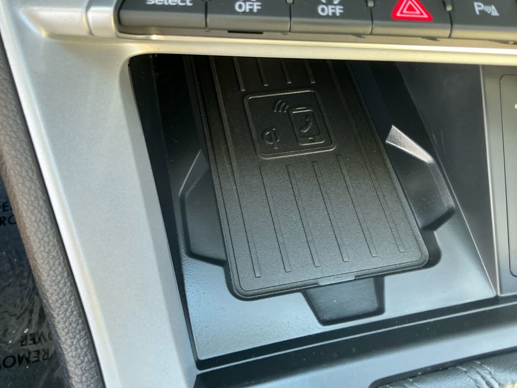 Used 2024 Audi Q3 2.0T Premium image 17