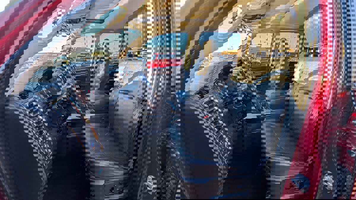 Used 2014 RAM 1500 Laramie w/ Convenience Group image 20