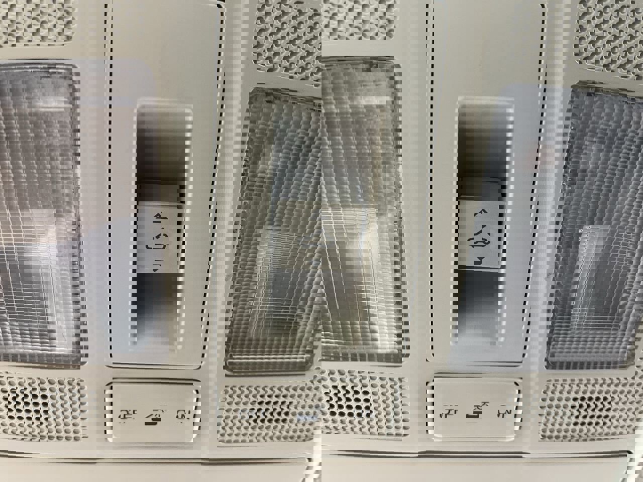 Used 2016 MAZDA MAZDA3 i Grand Touring image 23