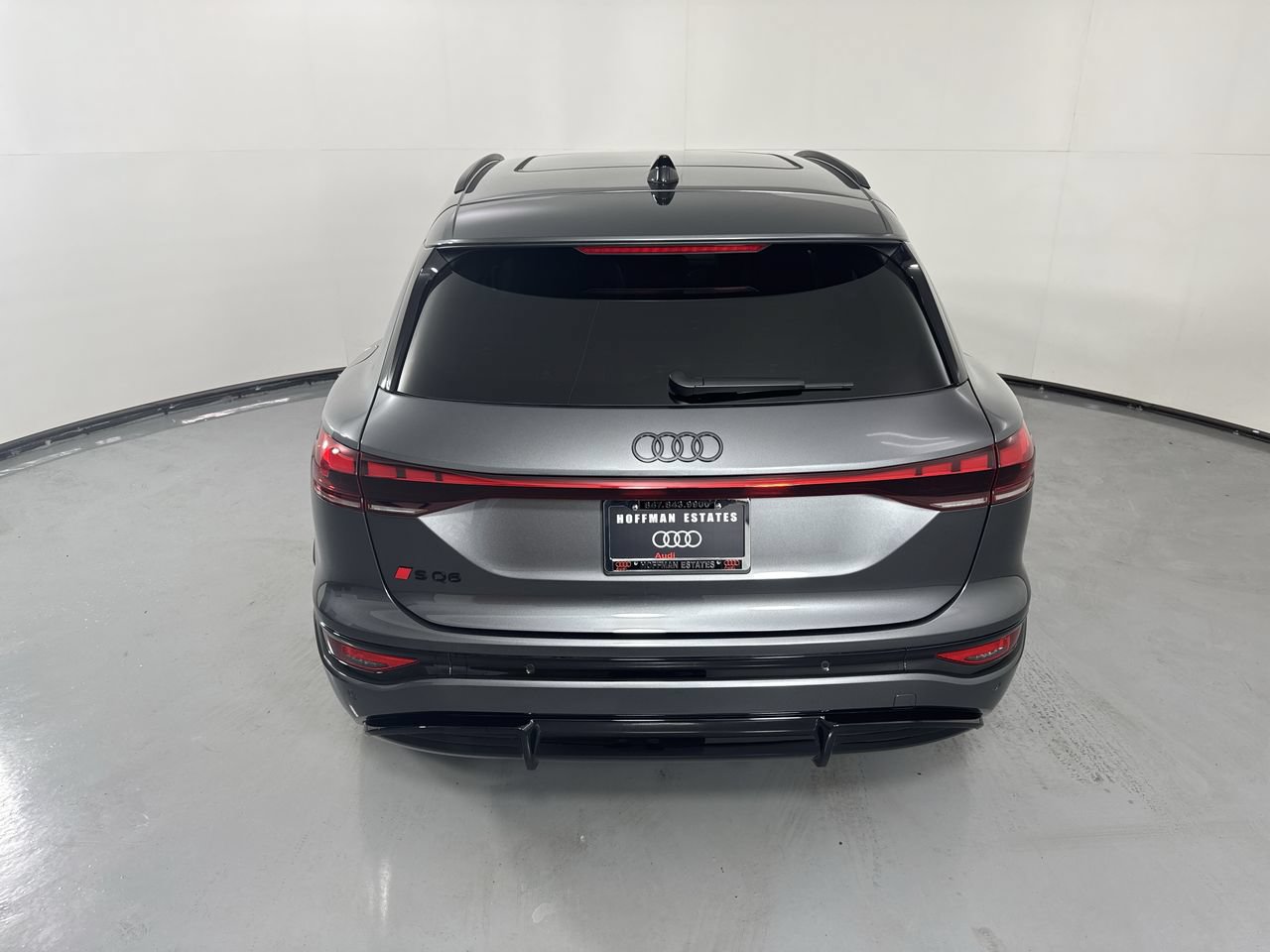 Used 2025 Audi SQ6 e-tron Premium Plus w/ Premium Plus AWD/4WD image 34