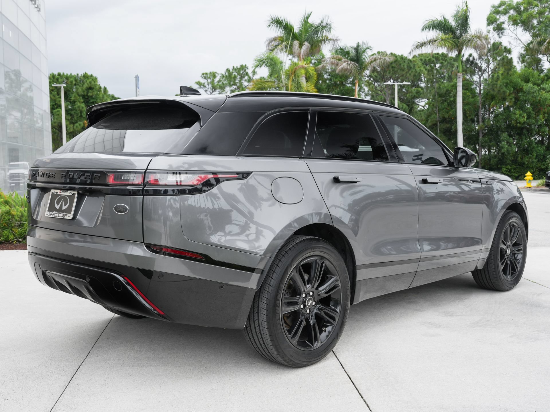 Used 2019 Land Rover Range Rover Velar R-Dynamic SE AWD/4WD image 24