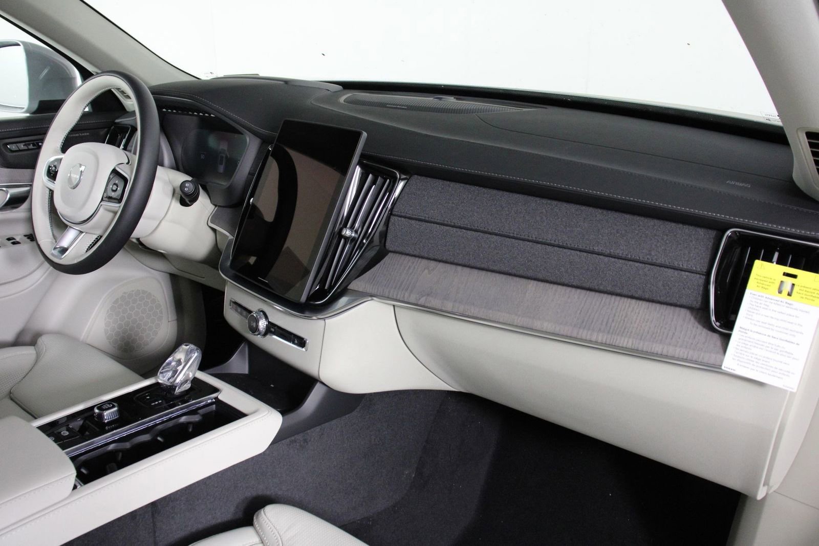 New 2026 Volvo XC90 T8 Ultra image 9