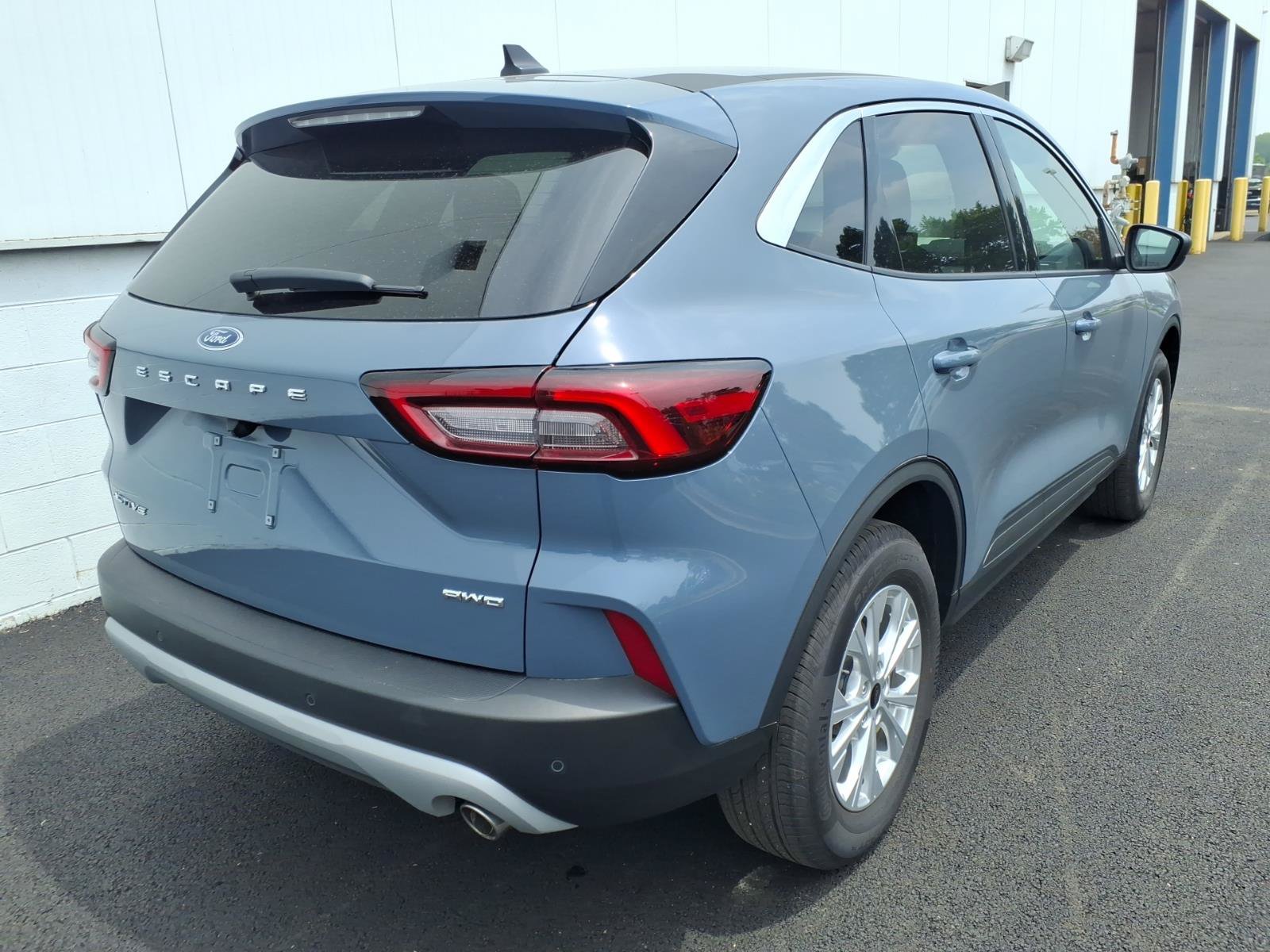 Used 2024 Ford Escape Active w/ Tech Pack #1 AWD/4WD image 6