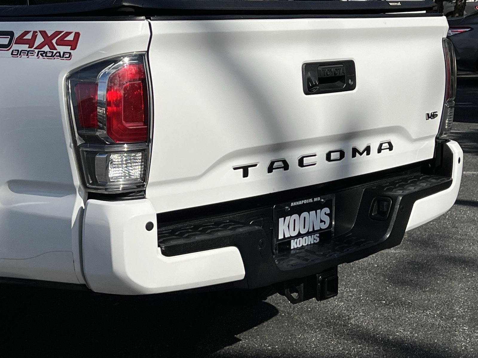 Used 2020 Toyota Tacoma TRD Off-Road w/ Technology Package AWD/4WD image 30