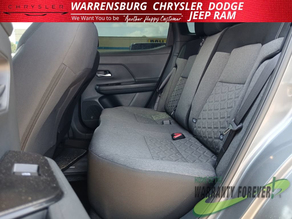 Used 2026 Nissan Kicks SV FWD image 14
