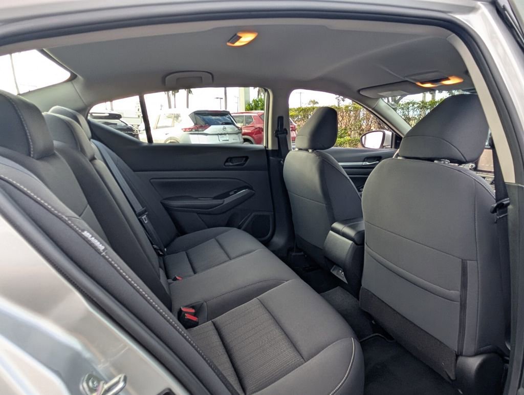 Certified 2023 Nissan Altima 2.5 SV FWD image 17