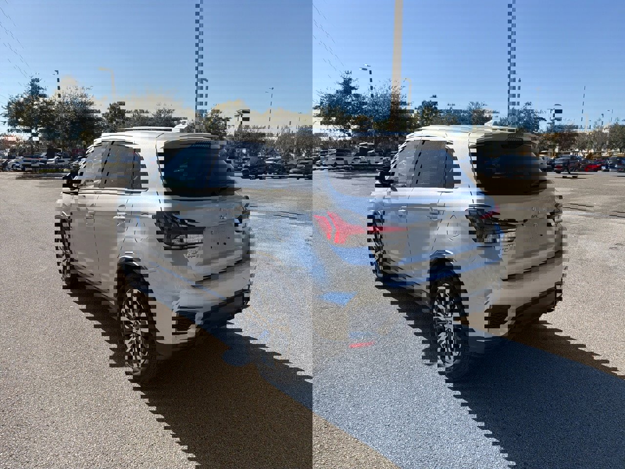 Used 2024 Mitsubishi Outlander Sport SE image 3