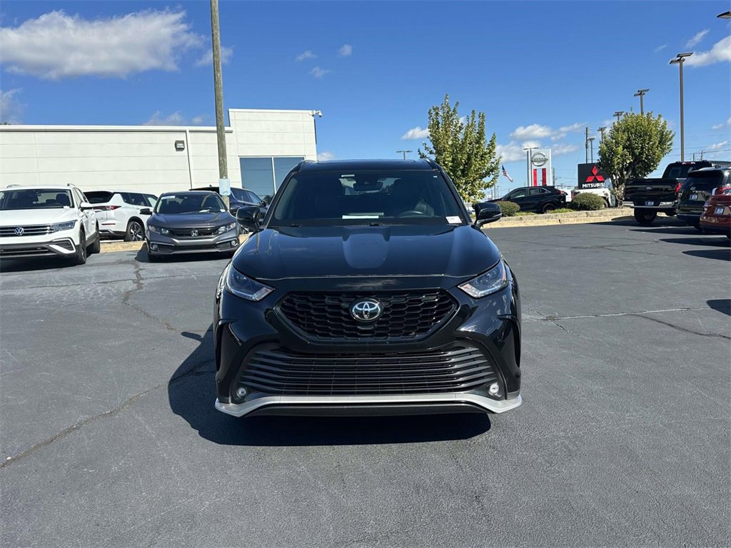 Used 2022 Toyota Highlander XSE image 2