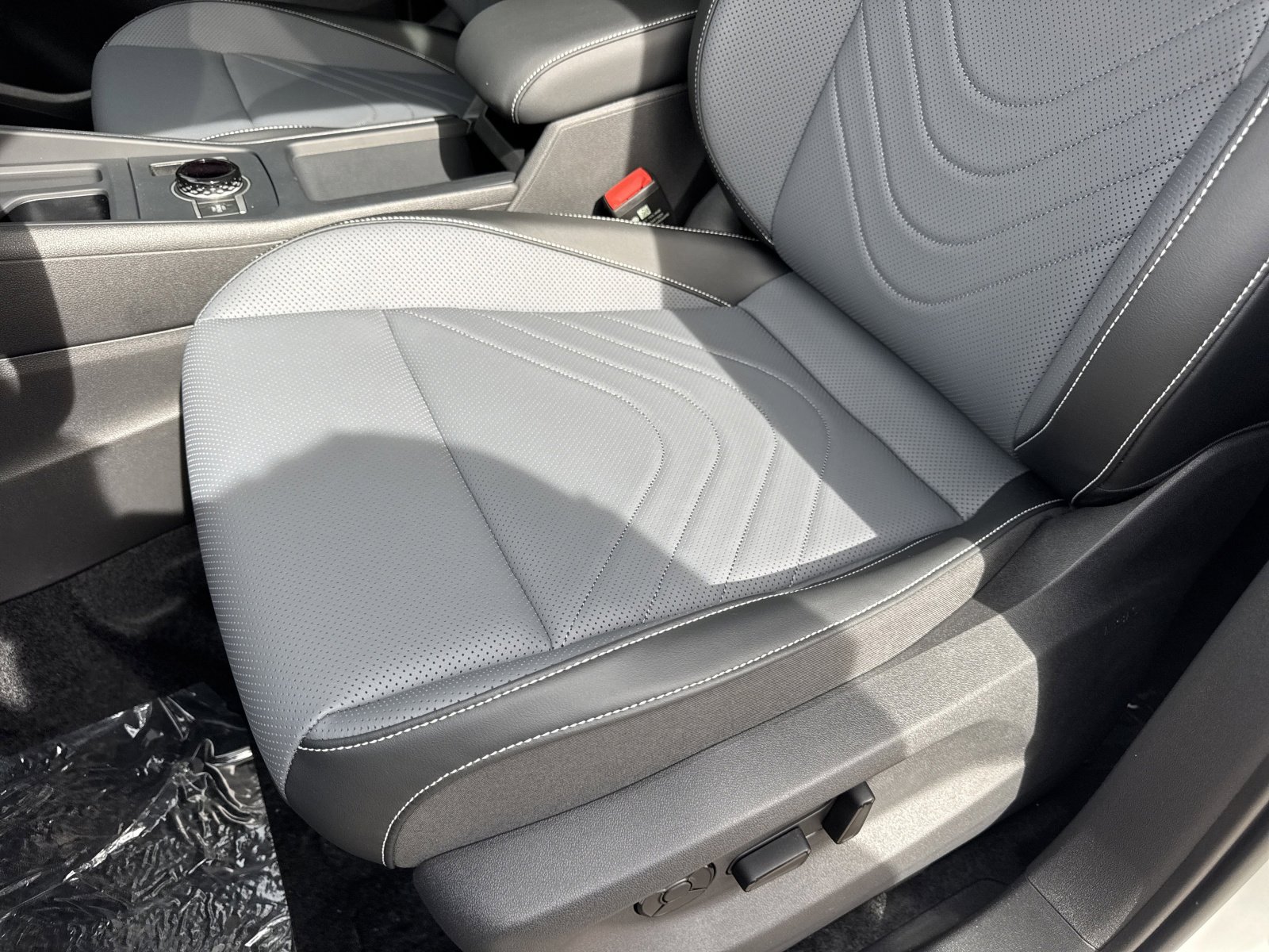 New 2026 Volkswagen Tiguan SE image 15