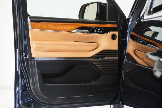 Used 2024 Jeep Grand Wagoneer Series III image 13