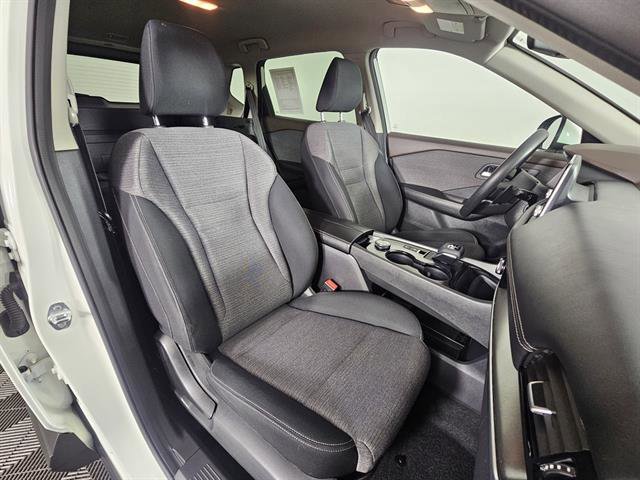 Used 2021 Nissan Rogue SV image 14