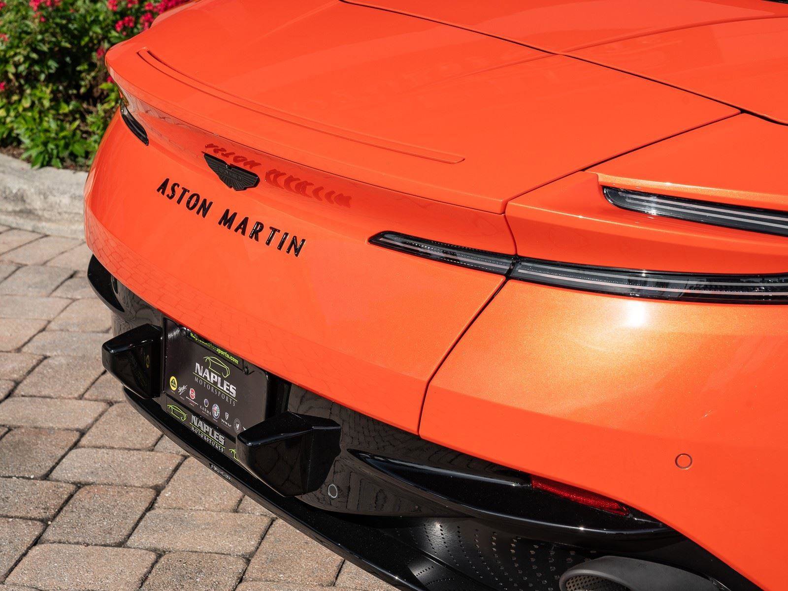 Used 2024 Aston Martin DB12 Convertible image 22