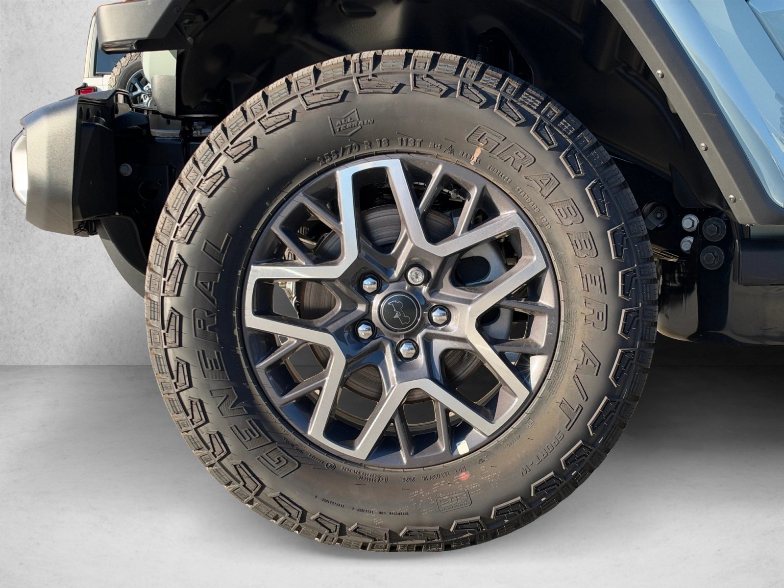 New 2026 Jeep Wrangler Unlimited Sahara w/ Rockslide Package AWD/4WD image 9