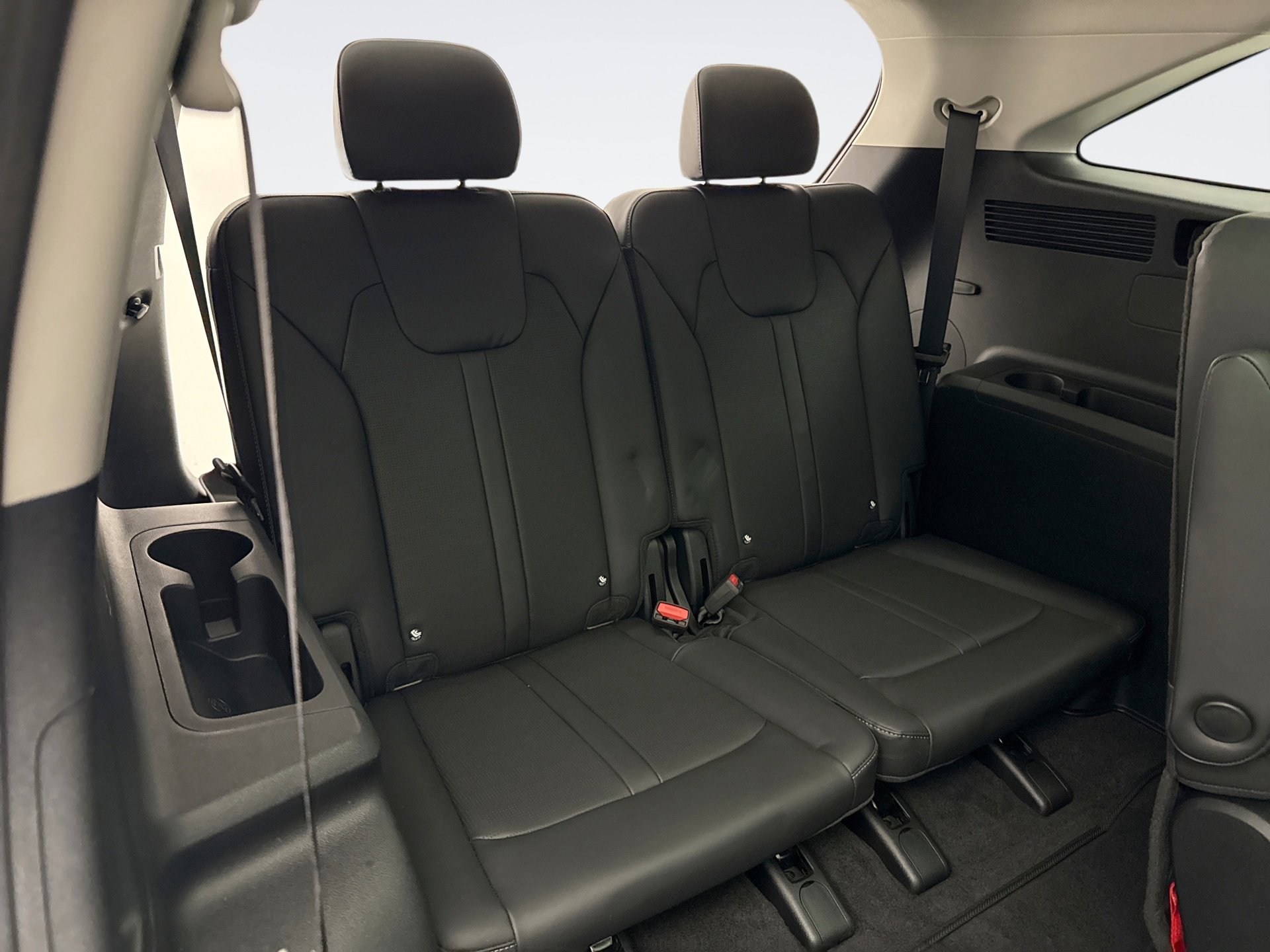 Used 2025 Kia Sorento SX AWD/4WD image 19