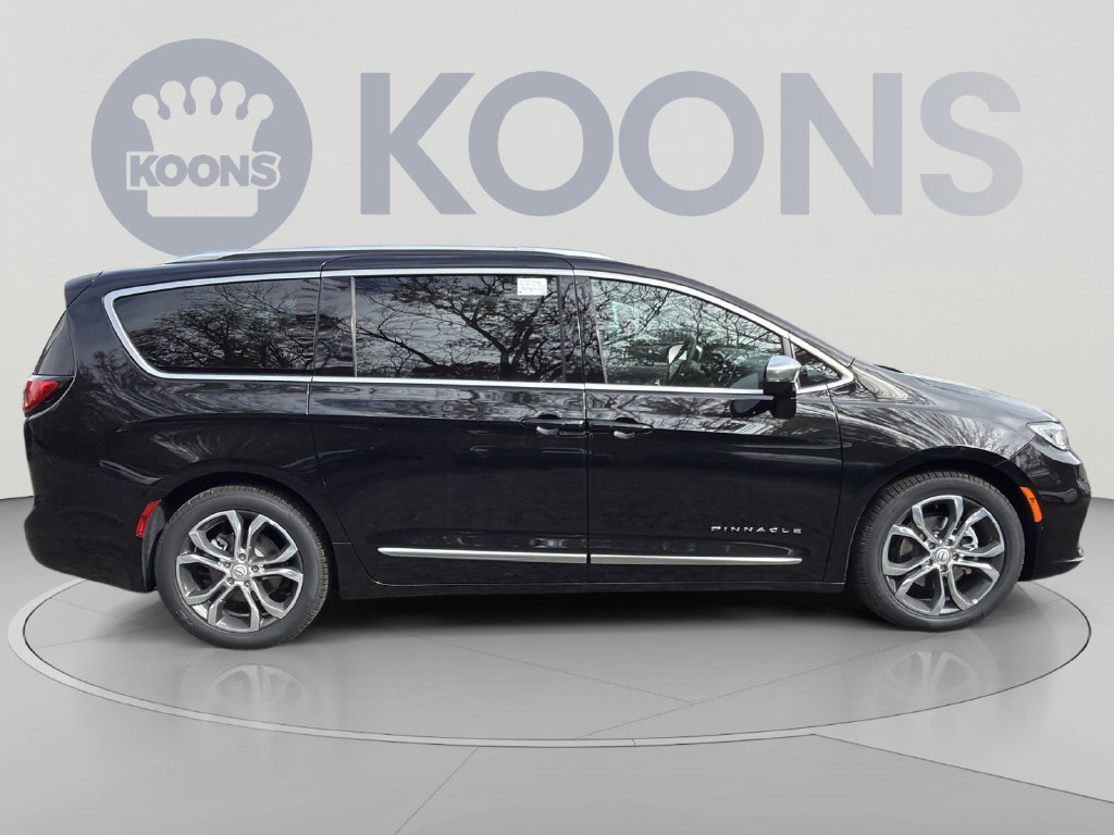 Used 2026 Chrysler Pacifica Pinnacle FWD image 8