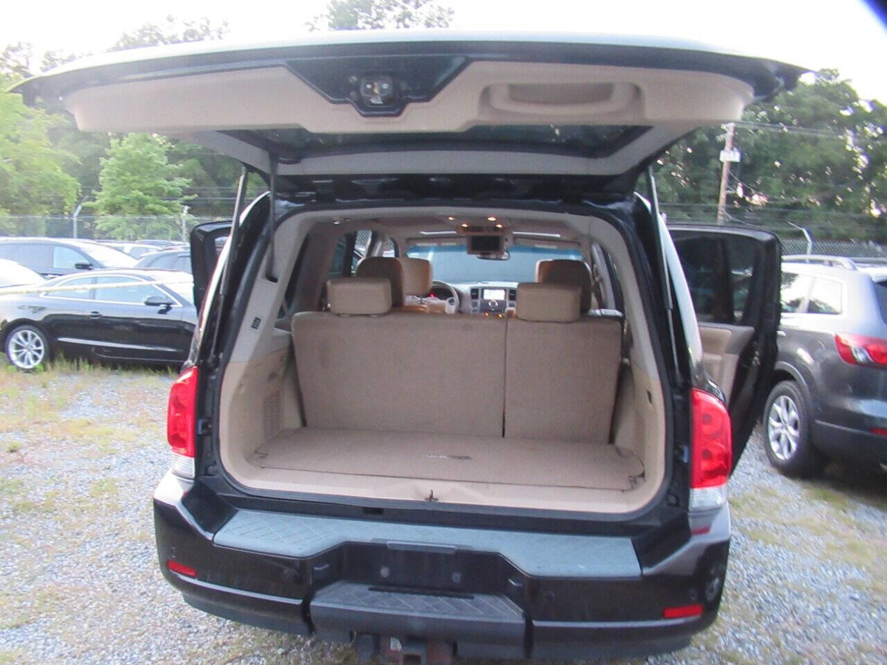 Used 2012 Nissan Armada Platinum image 12