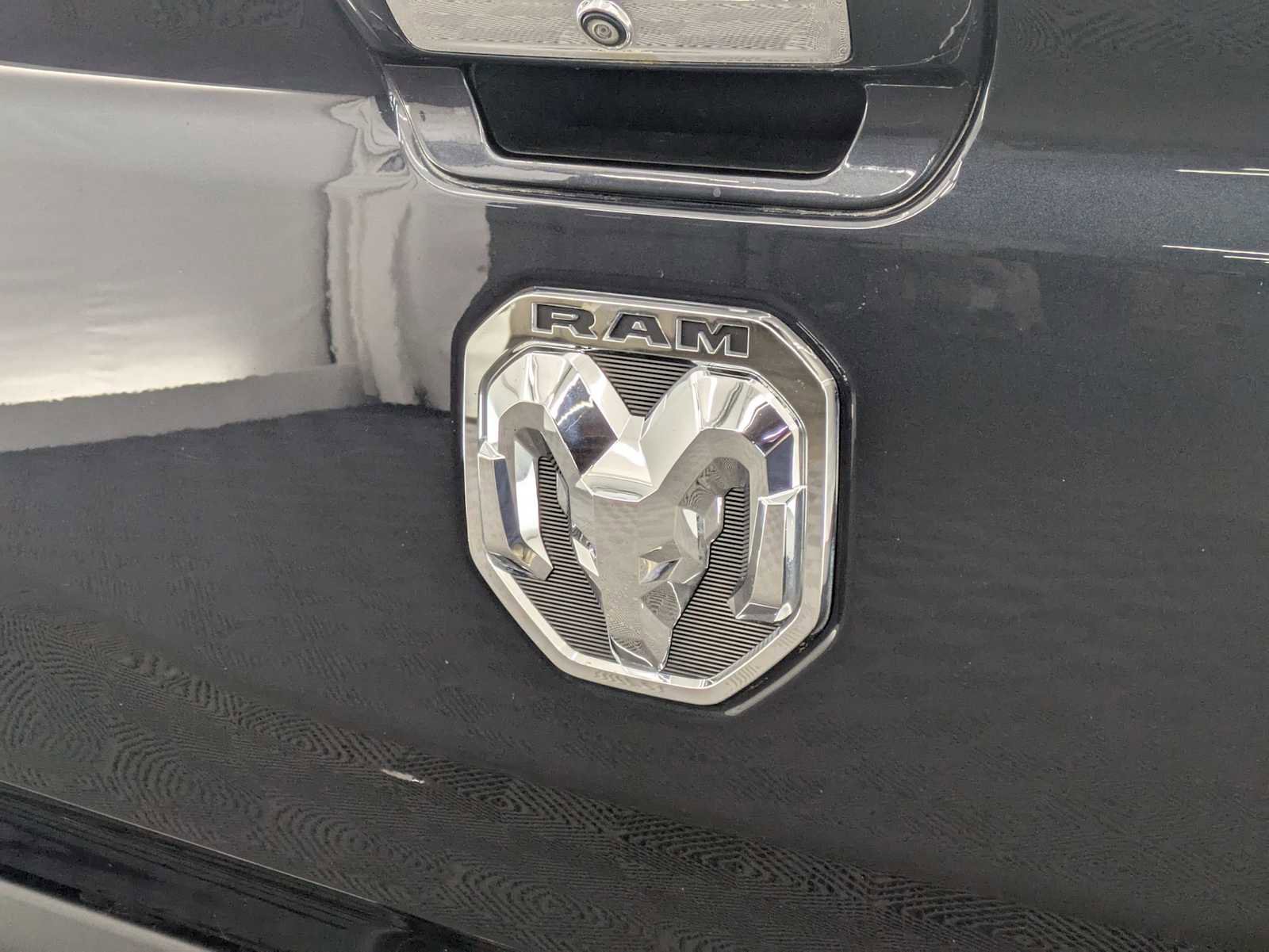 Used 2019 RAM 1500 Laramie Longhorn image 13