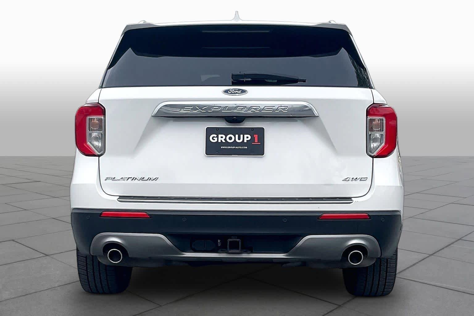 Used 2021 Ford Explorer Platinum w/ Premium Technology Package image 4