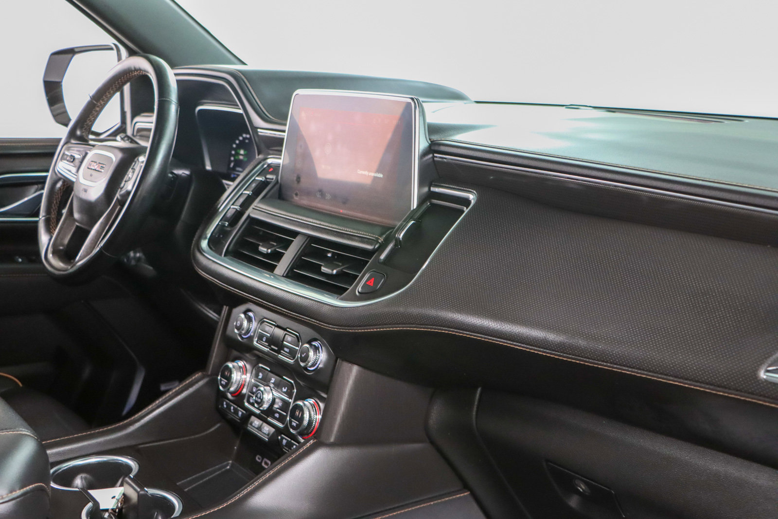 Used 2023 GMC Yukon XL AT4 image 30