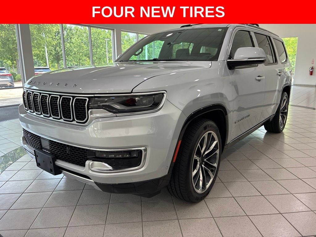 Used 2022 Jeep Wagoneer Series III w/ Premium Group I AWD/4WD image 3