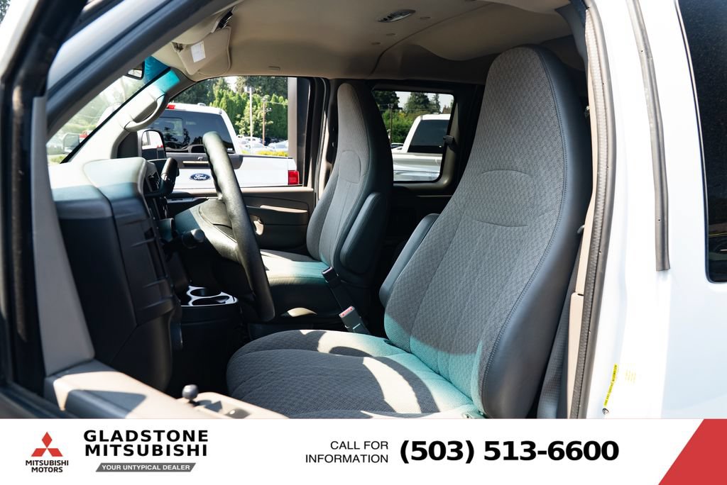 Used 2015 Chevrolet Express 2500 LT w/ LT Preferred Equipment Group RWD image 17