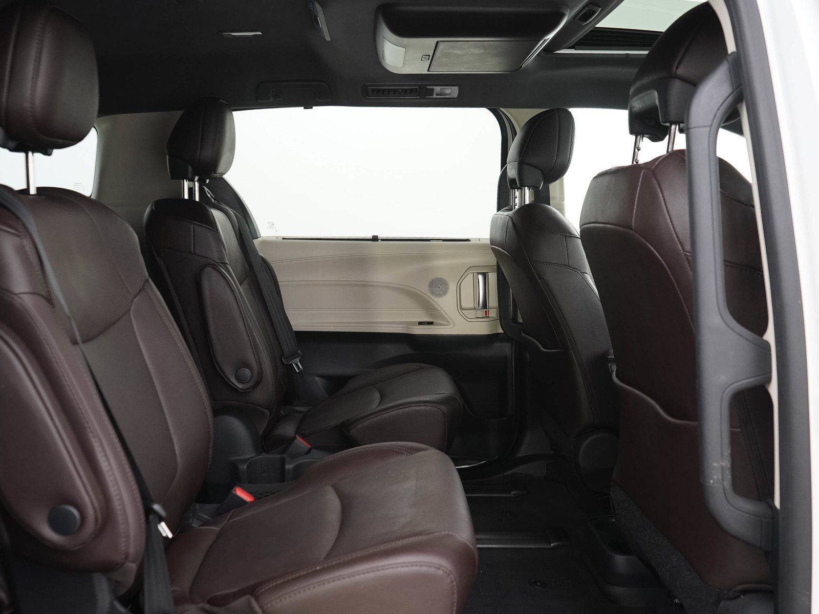 Used 2021 Toyota Sienna Platinum AWD/4WD image 14