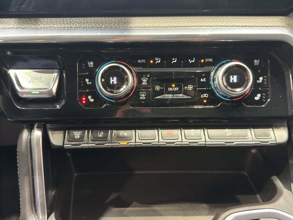 Used 2025 GMC Sierra 3500 Denali w/ Denali Reserve Package image 38