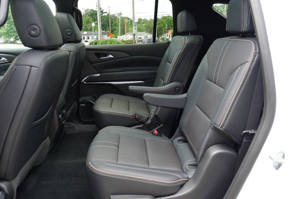 New 2026 Chevrolet Traverse High Country w/ LPO, Floor Liner Package AWD/4WD image 26