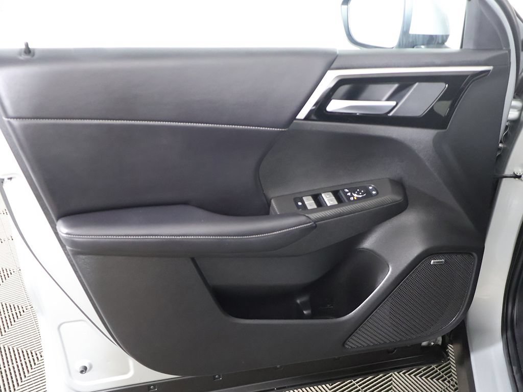 Used 2025 Mitsubishi Outlander SE FWD image 20