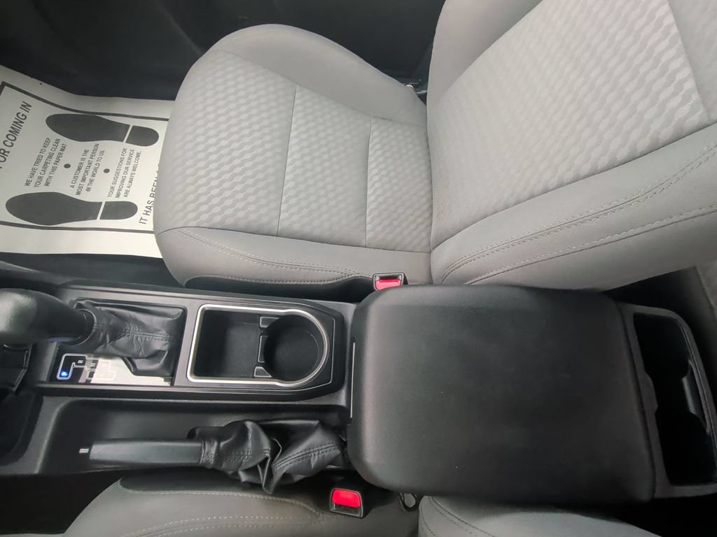 Used 2022 Toyota Tacoma SR AWD/4WD image 27