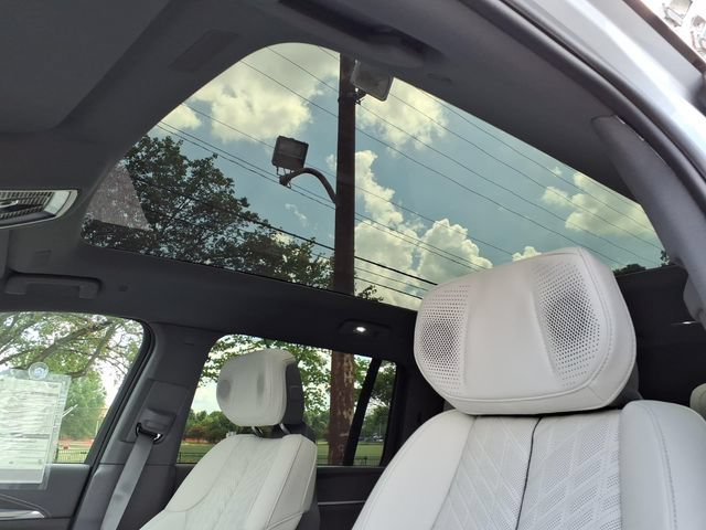 New 2026 Cadillac Escalade IQL Sport 1 w/ LPO, ONYX Package AWD/4WD image 10