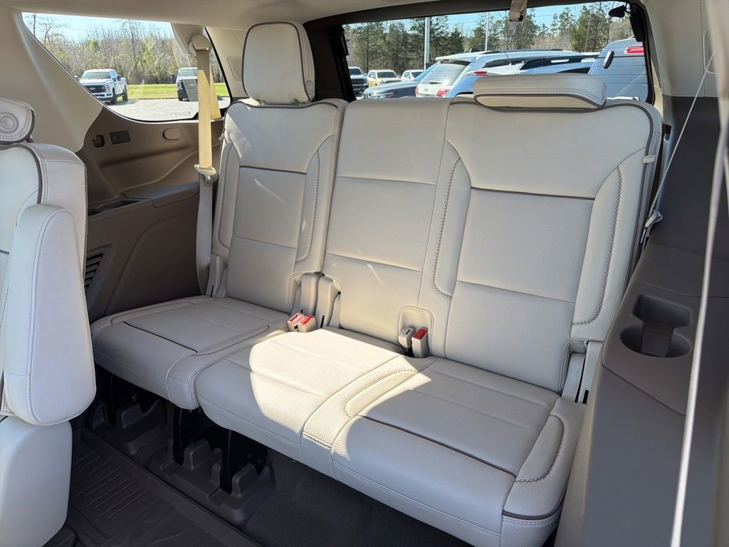 Used 2021 GMC Yukon Denali w/ Denali Premium Package image 16