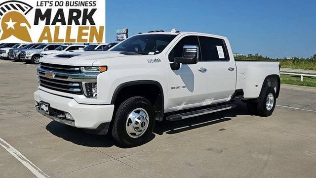 Used 2021 Chevrolet Silverado 3500 High Country w/ Technology Package AWD/4WD image 4