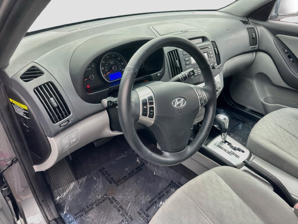 Used 2010 Hyundai Elantra SE FWD image 9
