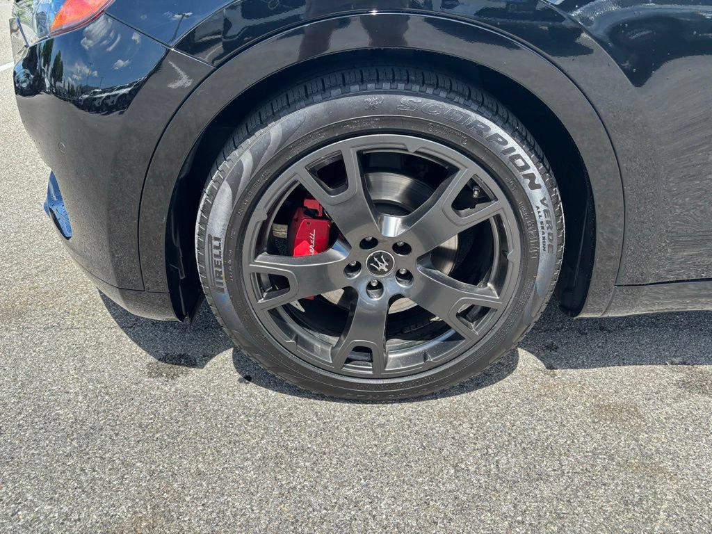 Used 2021 Maserati Levante AWD/4WD image 35