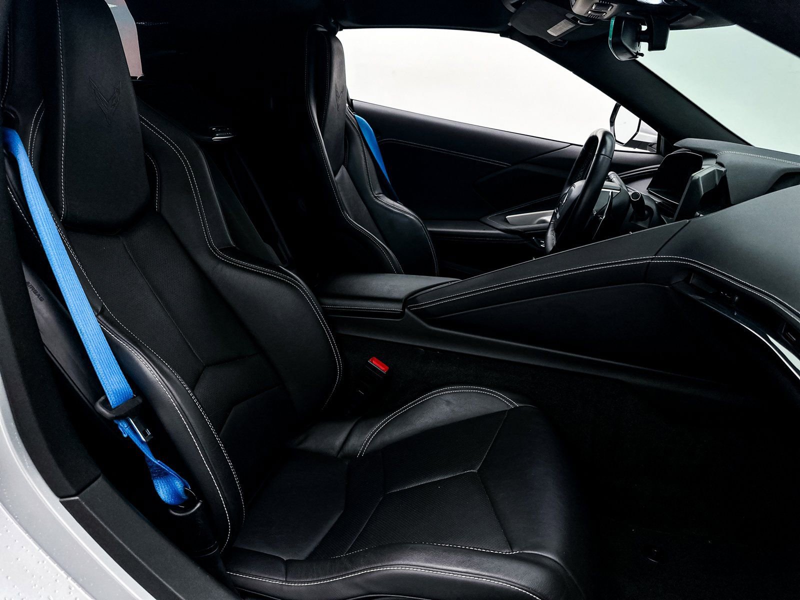 Used 2020 Chevrolet Corvette Stingray Coupe w/ 1LT image 33