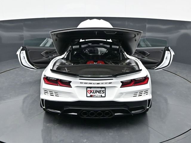 Used 2024 Chevrolet Corvette Z06 w/ Stealth Interior Trim Package RWD image 31