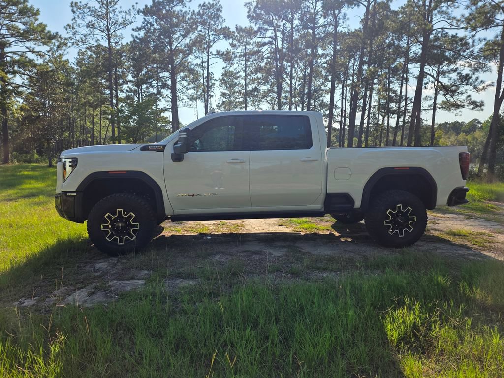 Used 2026 GMC Sierra 2500 AT4X AWD/4WD image 2